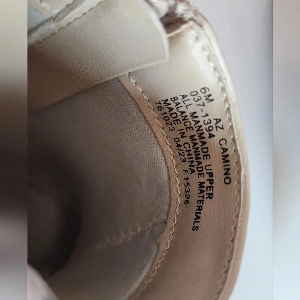 Arizona Jean Company Cream Ankle Boots with Minimalist Design - Picture 7 of 9